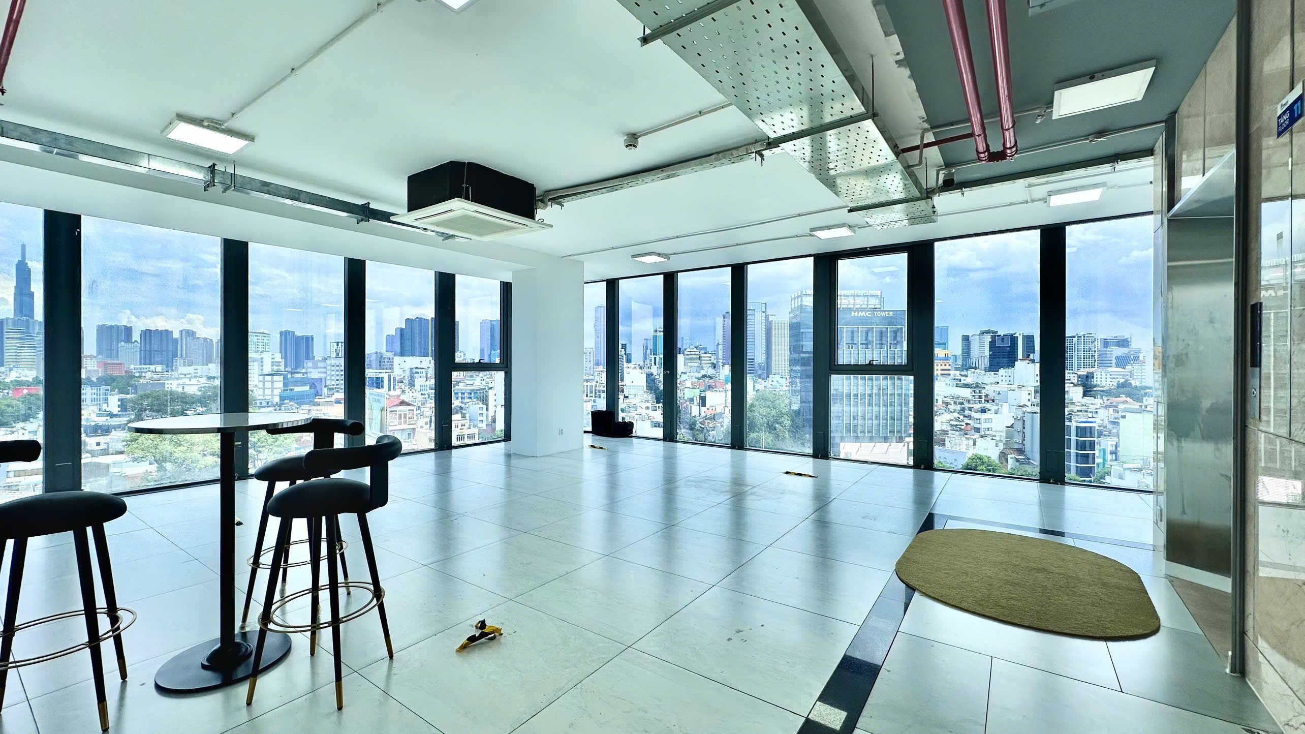 VĂN PHÒNG VIEW ĐÔNG NAM: CƠ HỘI HIẾM TẠI TRẦN QUANG KHẢI, QUẬN 1!