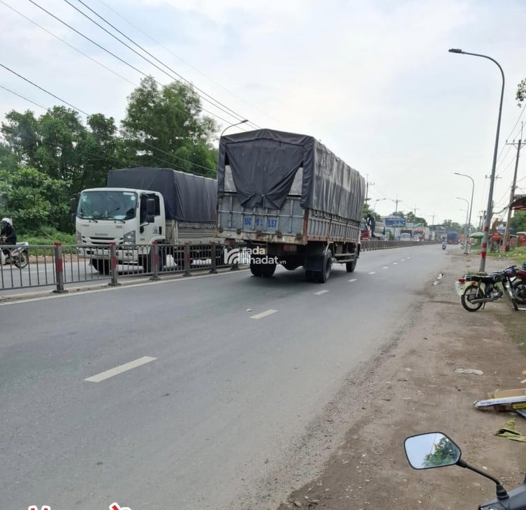 Bán đất  1.305m2 --Tặng nhà  mặt tiền Hà Duy Phiên - Bình Mỹ Củ Chi. Giá chỉ 17.6 triệu /m2