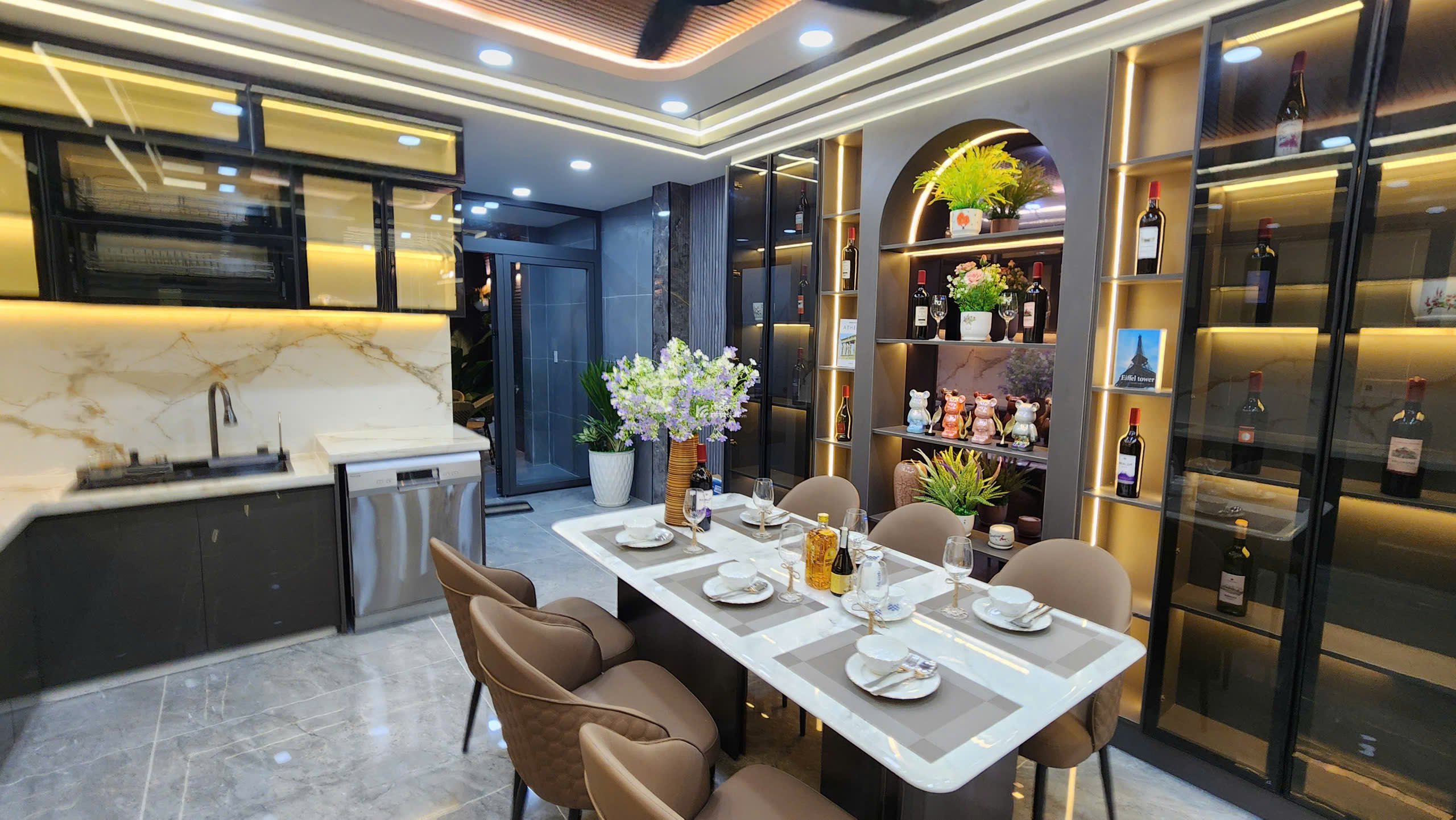 SIÊU PHẨM NHÀ PHỐ CAO CẤP - MẶT TIỀN CẦU BA PHỤ, TX25, Q.12