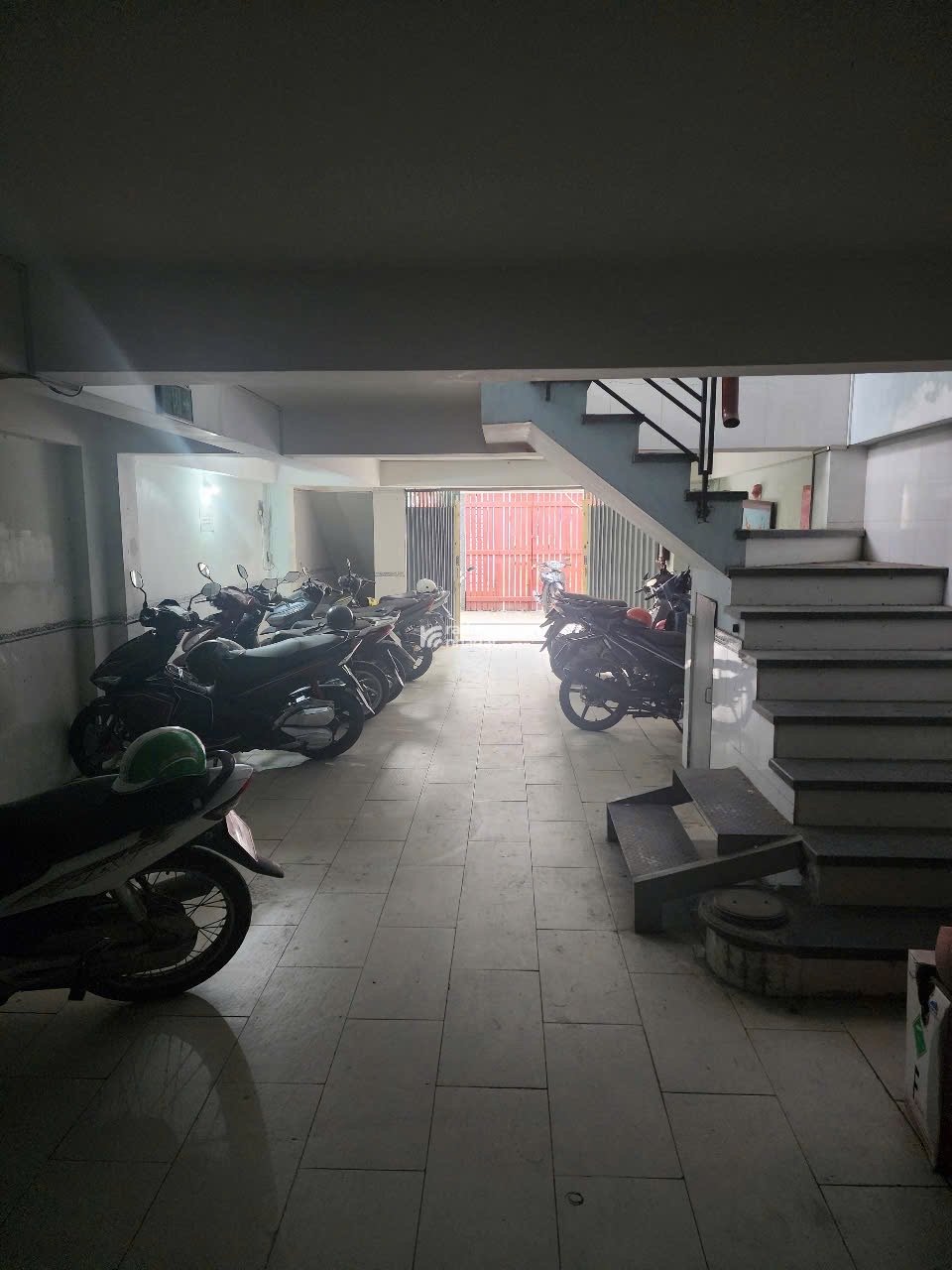Bán nhà riêng tại Võ Thị Thừa, 8,5 tỷ, 118,2m2, 12PN, 11WC, 4 tầng, chính chủ hàng hiếm