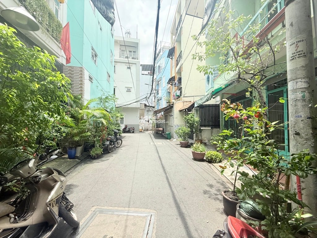 NGUYỄN CÔNG HOAN P7 PN  - HẺM TRẢI NHỰA THÔNG QUẬN 1 - PHAN XÍCH LONG - 63M - 2 TẦNG - 8 TỶ 300