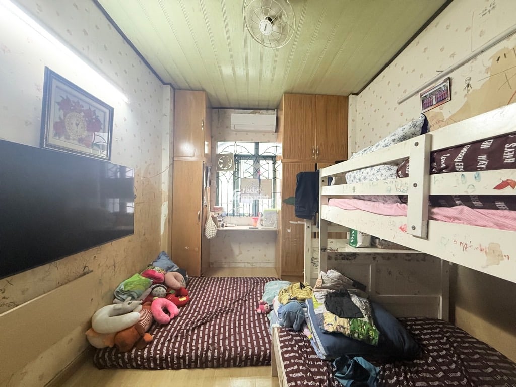 NGUYỄN CÔNG HOAN P7 PN  - HẺM TRẢI NHỰA THÔNG QUẬN 1 - PHAN XÍCH LONG - 63M - 2 TẦNG - 8 TỶ 300