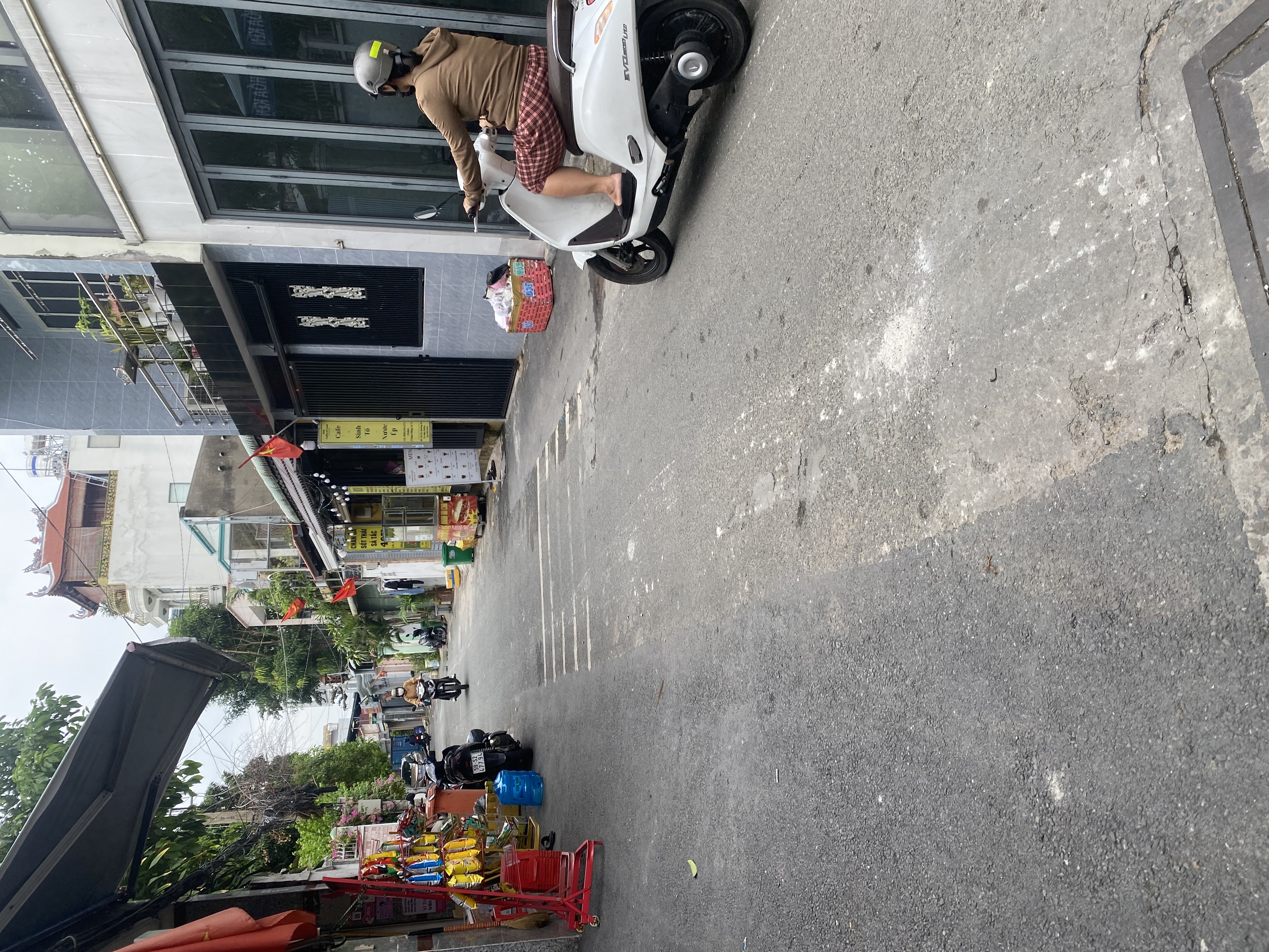 Nhà lô góc 2 mặt tiền ô tô tránh Linh Chiểu, Thủ Đức Chỉ 3,5 tỷ 