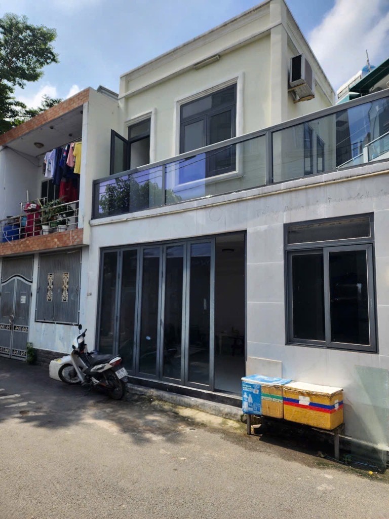 Nhà lô góc 2 mặt tiền ô tô tránh Linh Chiểu, Thủ Đức Chỉ 3,5 tỷ 
