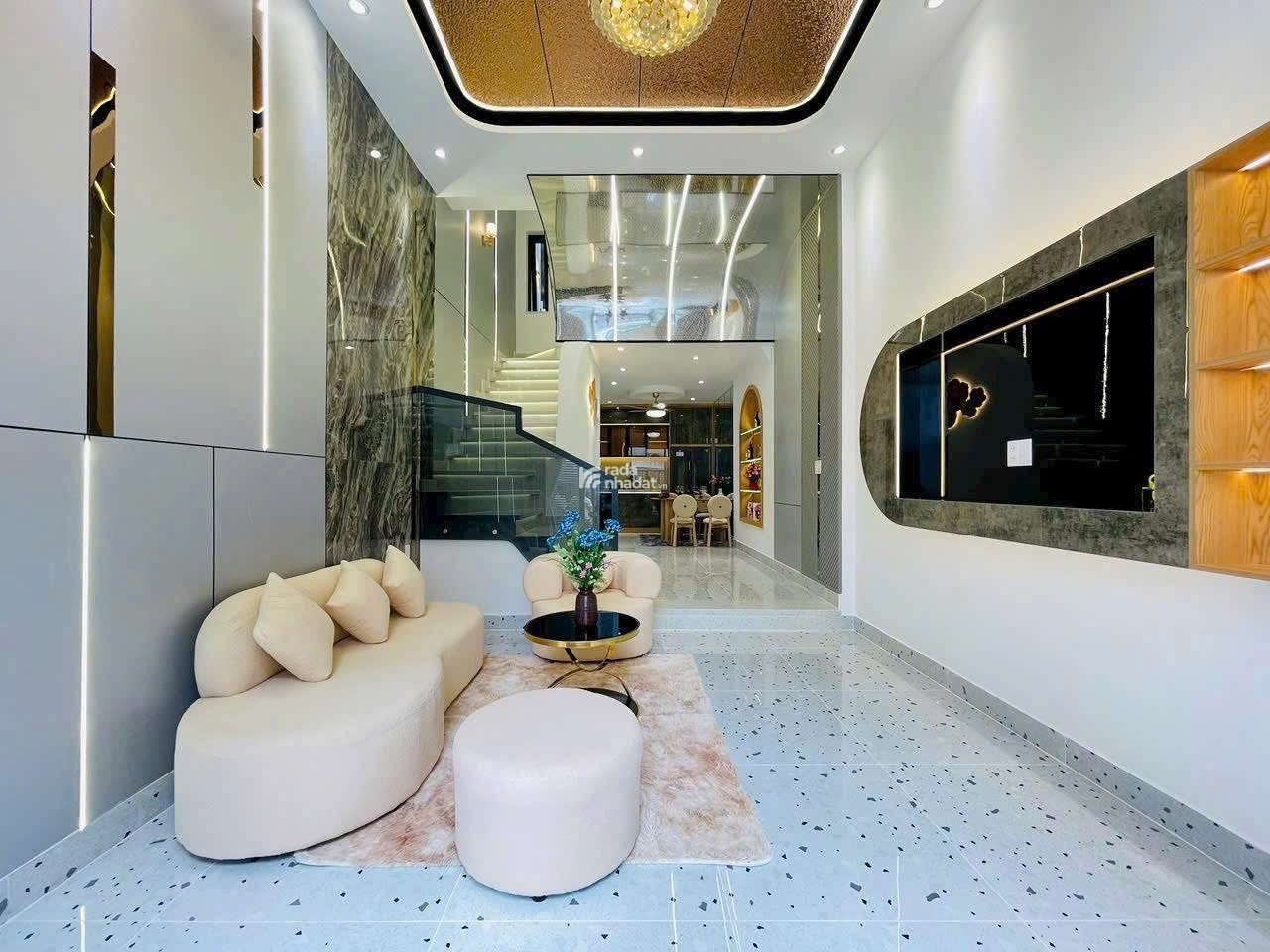 BÁN NHÀ 6 tỷ 550 68,9m2 Tôn Đản P15 Quận 4 HCM