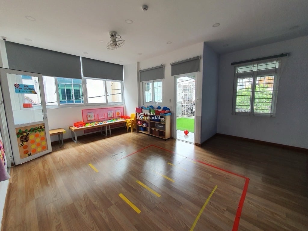 NHÀ MẶT TIỀN NHIÊU TỨ PHÚ NHUẬN,ĐANG CHO THUÊ HỆ THỐNG TRƯỜNG MẦM NON TOÀN CẦU 50 TR/TH