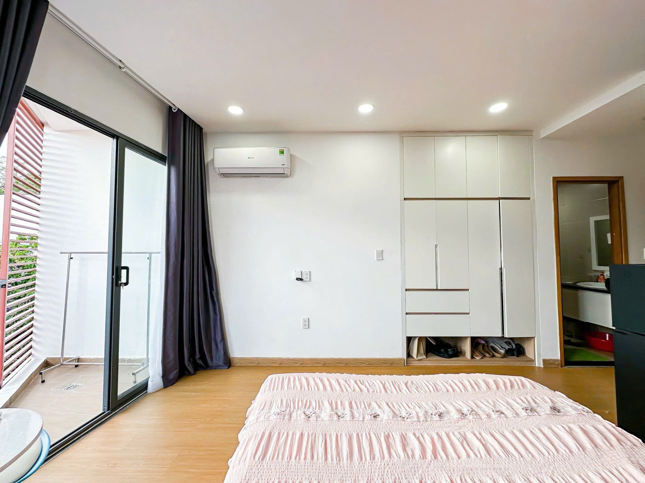 STUDIO BAN CÔNG VIEW CHILL MIỄN CHÊ