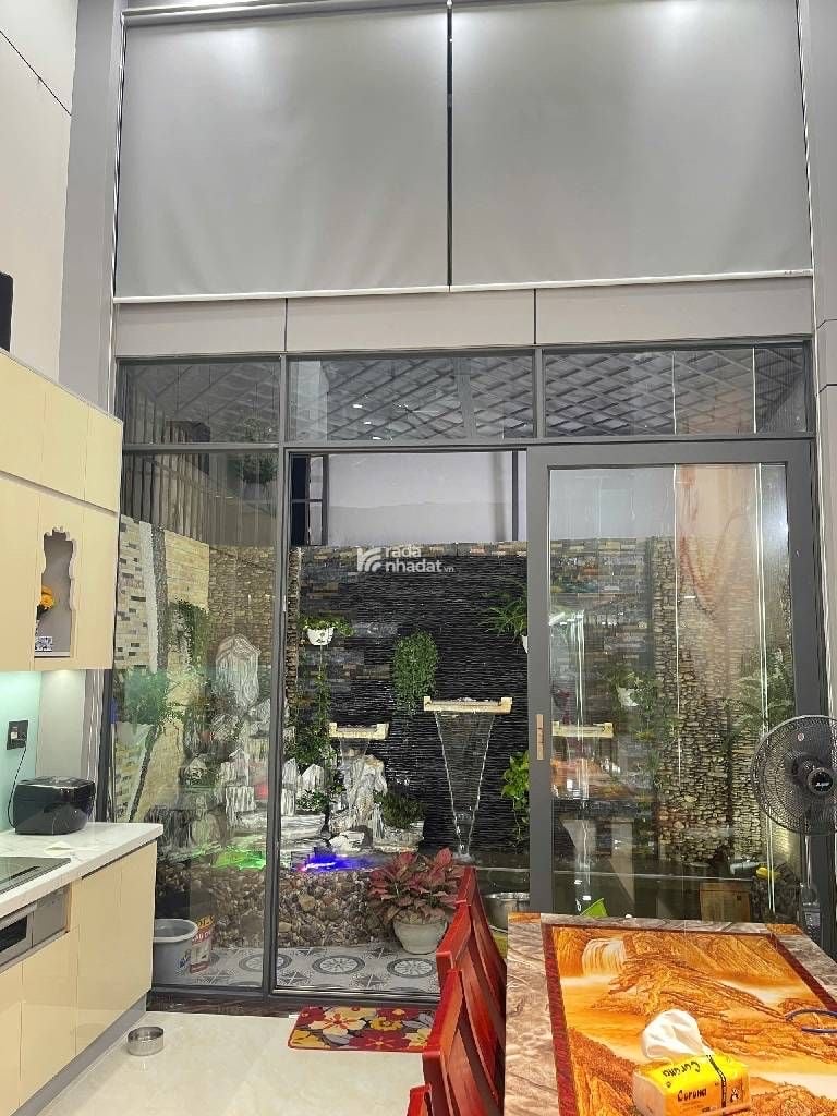 NHÀ MỚI ĐẸP LUNG LINH - CÓ THANG MÁY - XE HƠI NGỦ TRONG NHÀ - HẺM XE TẢI TRÁNH - KHU PHÂN LÔ ĐỒNG 