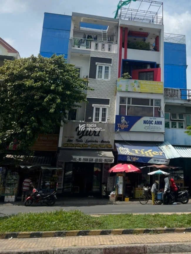 Bán nhà mặt phố Lê Thúc Hoạch, chỉ 11 tỷ tl ... view đẹp, giá cực chất !