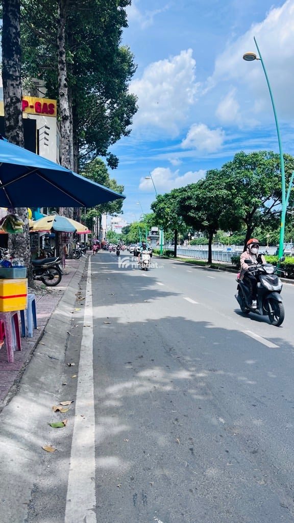 MẶT TIỀN ĐƯỜNG HOÀNG SA Q3 - 5 TẦNG -60M2 - 20 TỶ 200