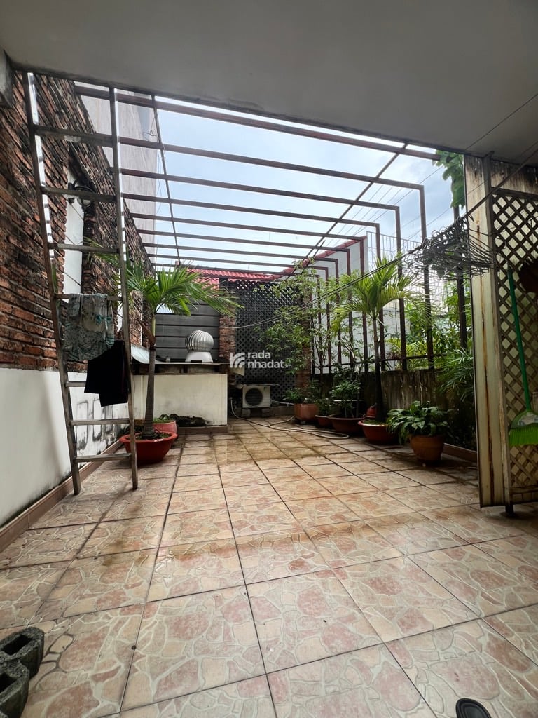 NHÀ 4 TẦNG - OTO NGỦ TRONG NHÀ - DỆN TÍCH: 90m2 SỔ VUÔNG A4 - NHỈNH 100Tr/m2