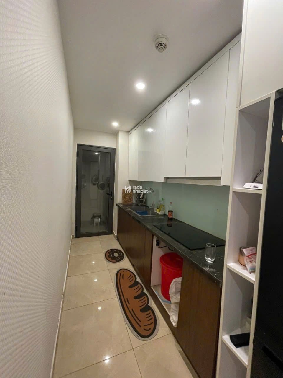 Cho thuê căn hộ Golden West, 2 phòng ngủ, 82m2 đủ đồ giá cực tốt 14.5tr/tháng