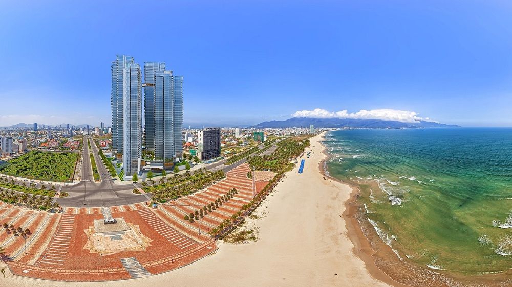 Đón bình minh biển Mỹ Khê từ ban công căn Studio Wyndham Soleil Đà Nẵng full nội thất 5 sao
