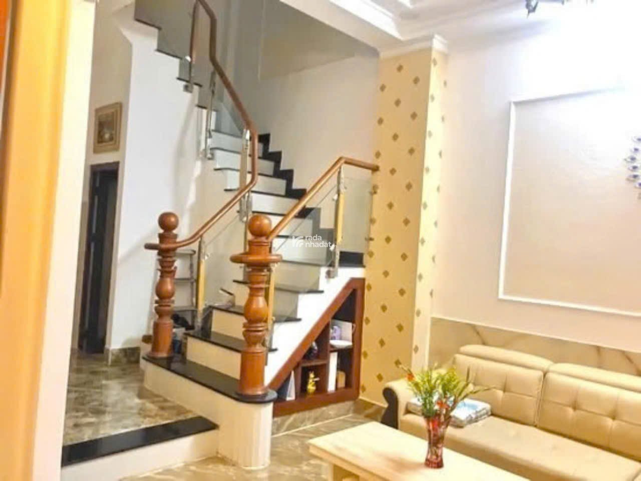 QUAN 7 - NHÀPHỐ XE HƠI NGỦ -- 63M2 NGANG KHỦNG 6M NHỈNH 7( KHÁ HIẾM TRONG KHU VỰC)