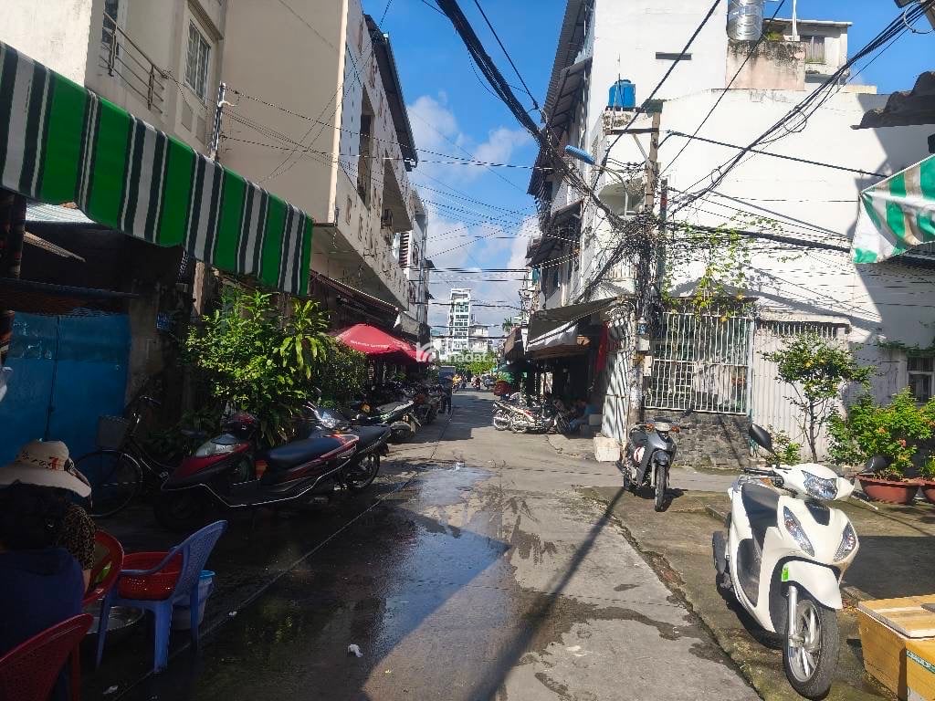 NHÀ 3 TẦNG - VỪA Ở VỪA CHO THUÊ - THU NHẬP 15TR/THÁNG - HAI MẶT HẺM OTO VÀO NHÀ SÁT MẶT TIỀN - NHỈN