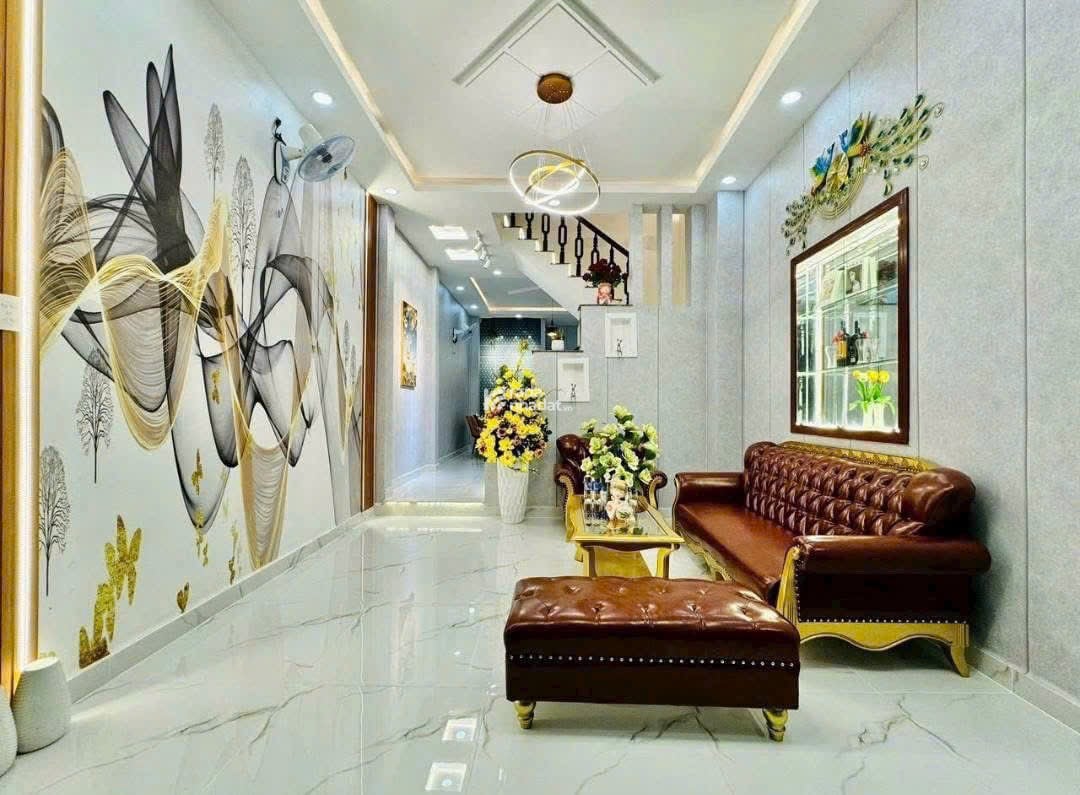 Kẹt tài chính bán tháo nhà 3 tỷ 390 triệu, DT 42m2 đường Lam Sơn, phường Tân Sơn Hoà, Quận Tân Bình