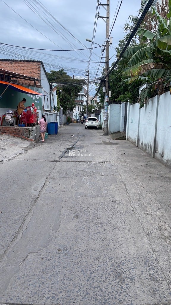 BÁN NHÀ CHIẾN LƯỢC 144M2 11.X TỶ 6.6X21M 2 CĂN HẺM 4M THÔNG BÌNH TÂN  