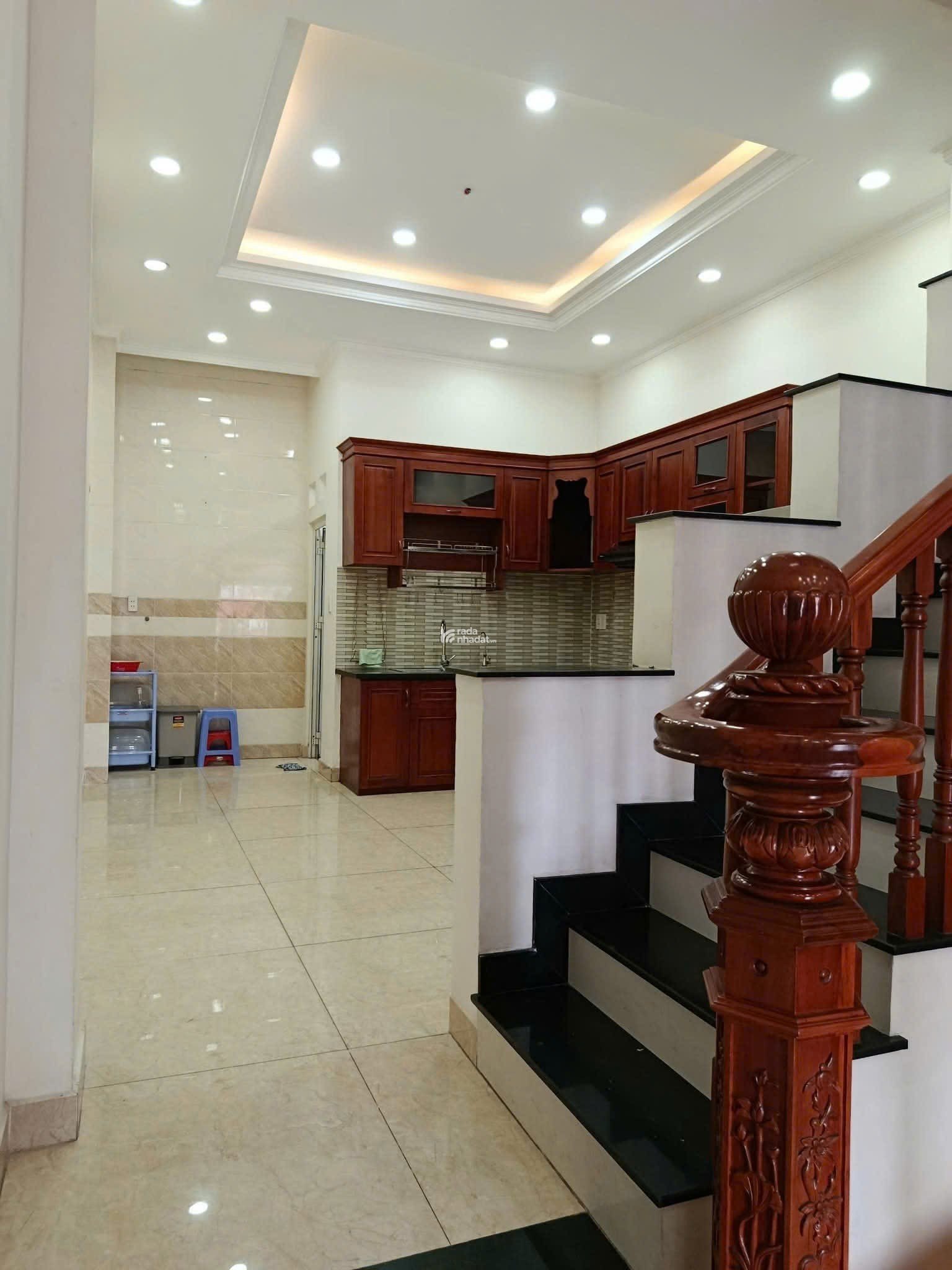 CHO THUÊ NHÀ SẴN MÁY LẠNH SÂN ĐẬU XE HƠI SÁT  CHỢ HIỆP BÌNH,THỦ ĐỨC GIÁ 17TR