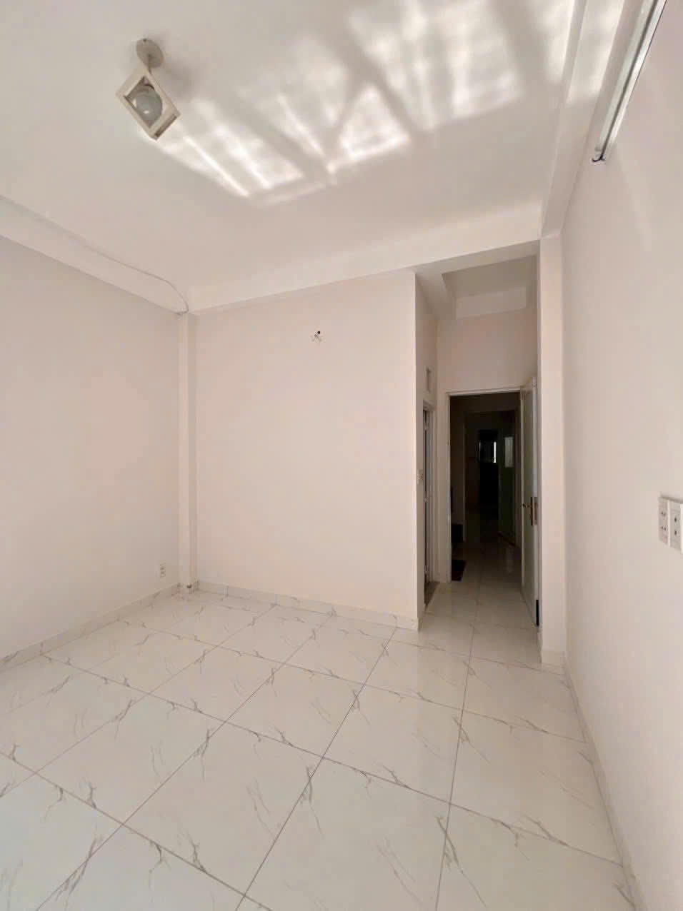 MTKD đường 100 Bình Thới, Quận 11, 4x12m - 4 Tầng ở ngay - 6 tỷ 300 tr
