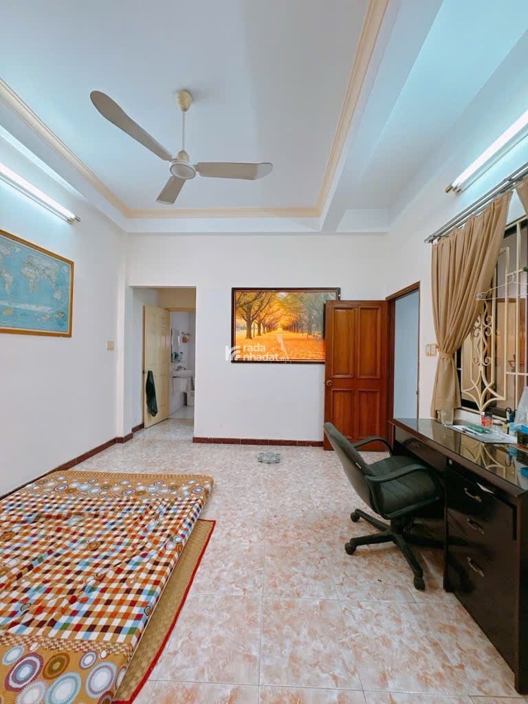 Tôi Chủ nhà cần bán căn nhà bán biệt Thự Pháp Số 112/8 Hoàng Diệu phường 13 Quận 4.  