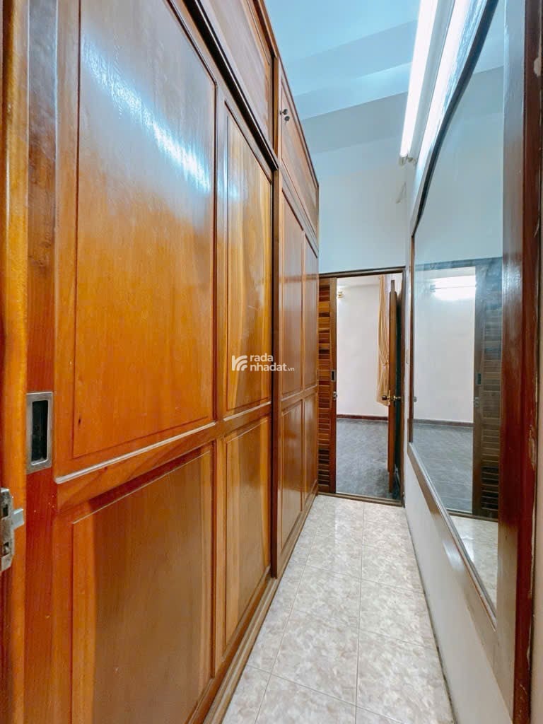Tôi Chủ nhà cần bán căn nhà bán biệt Thự Pháp Số 112/8 Hoàng Diệu phường 13 Quận 4.  