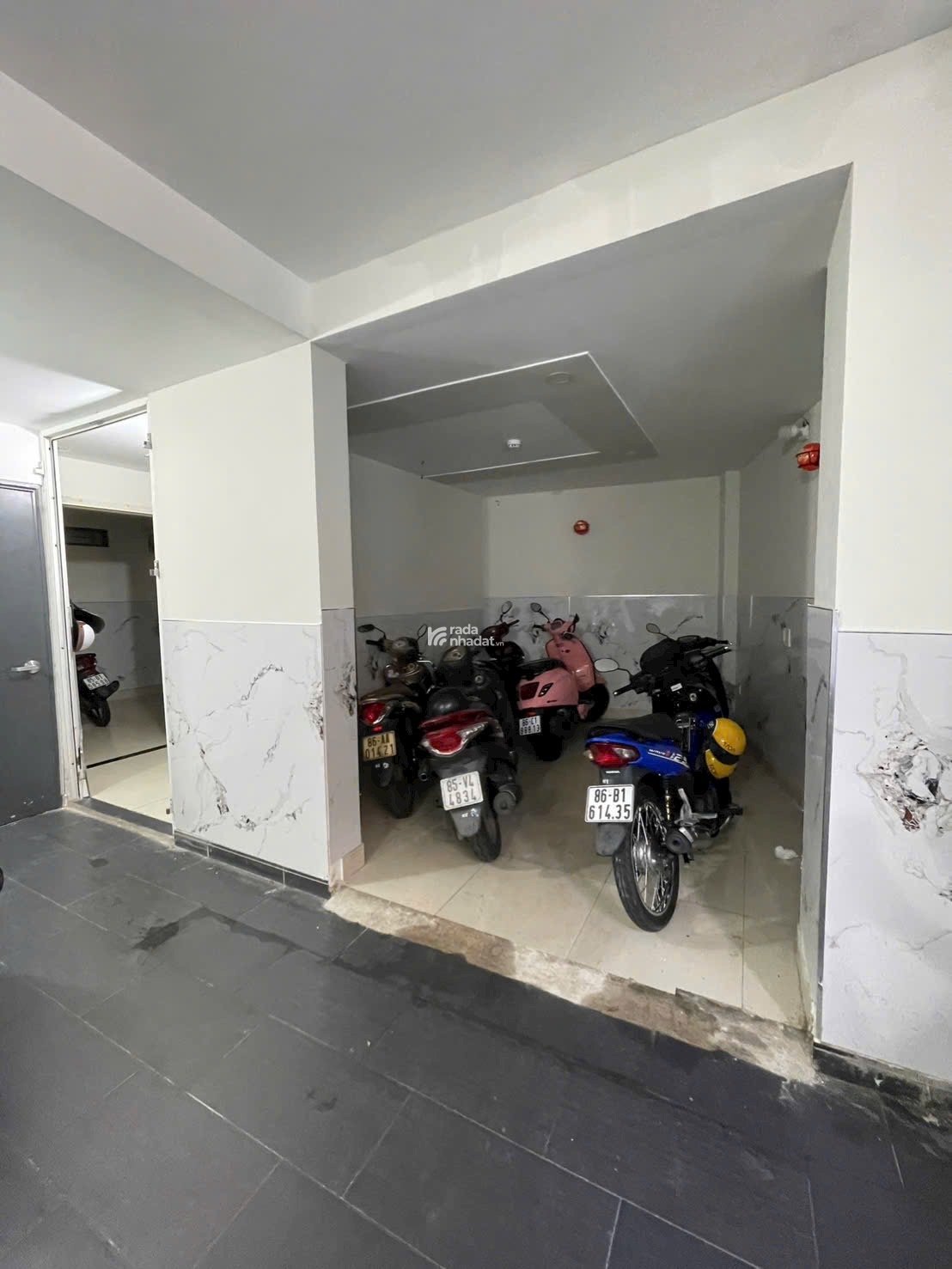 GIẢM MẠNH 1 Tỷ CÒN 11.8 Tỷ - Bán Gấp CHDV dòng tiền 600tr/năm - Hẻm khổng lồ ngay mặt tiền