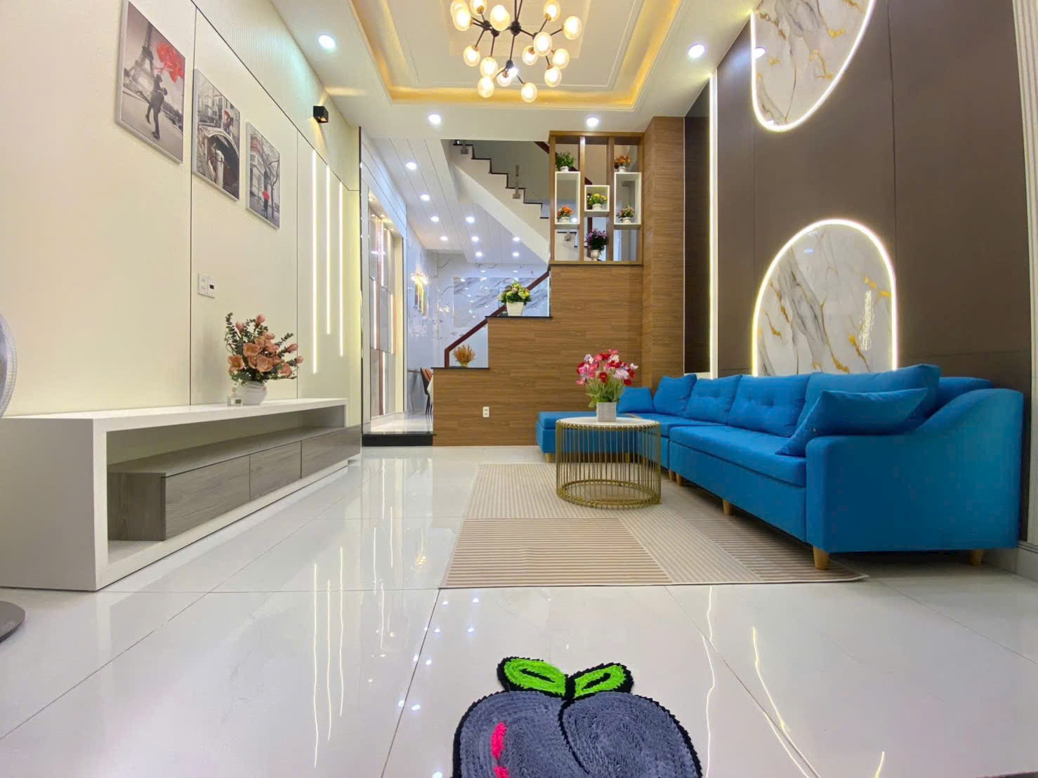 Cô Cẩm bán 5 tỷ 550 nhà 68m2 đường Nguyễn Xí, P26, Bình Thạnh. Xây 4 tầng, hẻm 6m