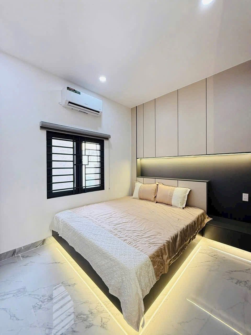 NHÀ 5 TẦNG ĐẸP - 80M2 - 5.4 X 15 - HẺM NHỰA THÔNG Ô TÔ - GIÁP QUẬN 10 - 1 CHỦ MUA ĐẤT XÂY MỚI