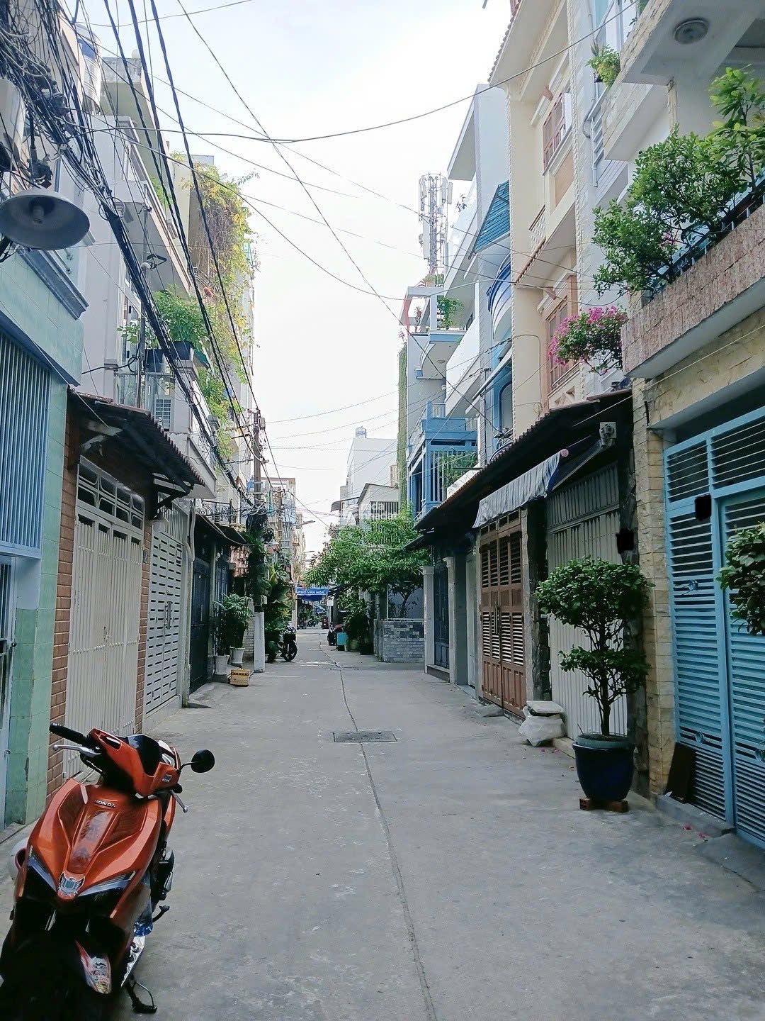 BÁN NHÀ HẺM XE HƠI ÂU DƯƠNG LÂN - NHÀ MỚI ĐẸP, VÀO Ở NGAY!