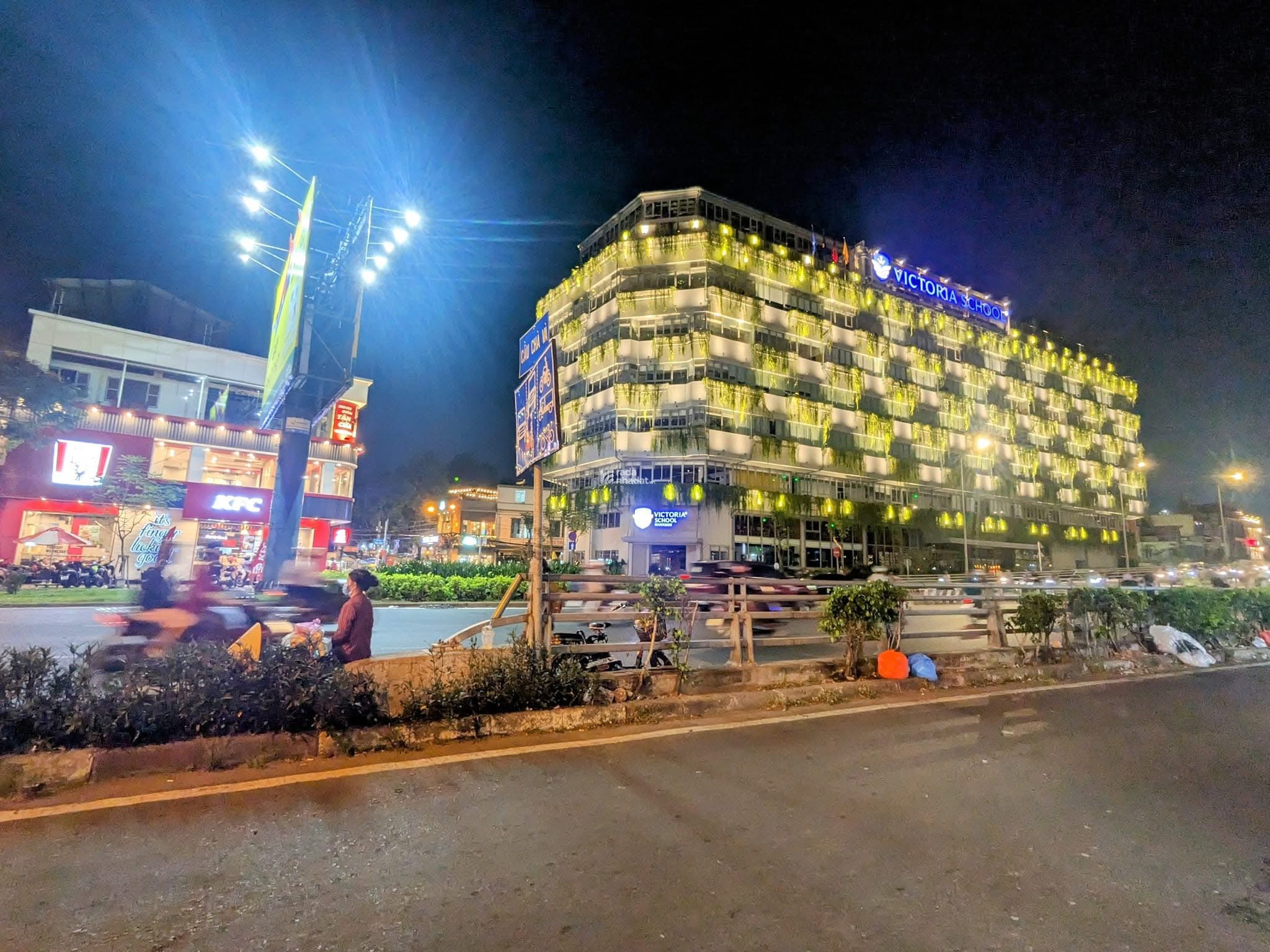 180M2 NHÀ MẶT TIỀN 3T VỪA Ở VỪA KINH DOANH THU NHẬP THÊM 20TR/TH NHỈNH 80TR/M2