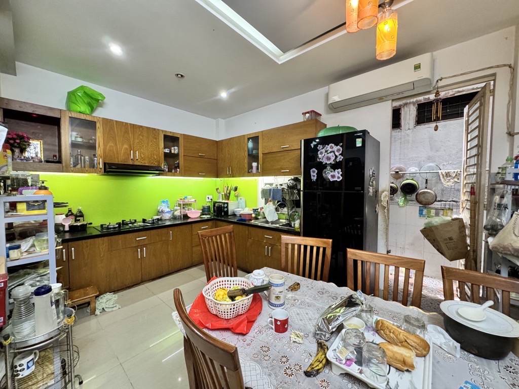 - Nhà chủ xây ở nên móng rất chắc, có thể nâng thêm tầng, do trước không nhu cầu nên chỉ xd 2tầng.
