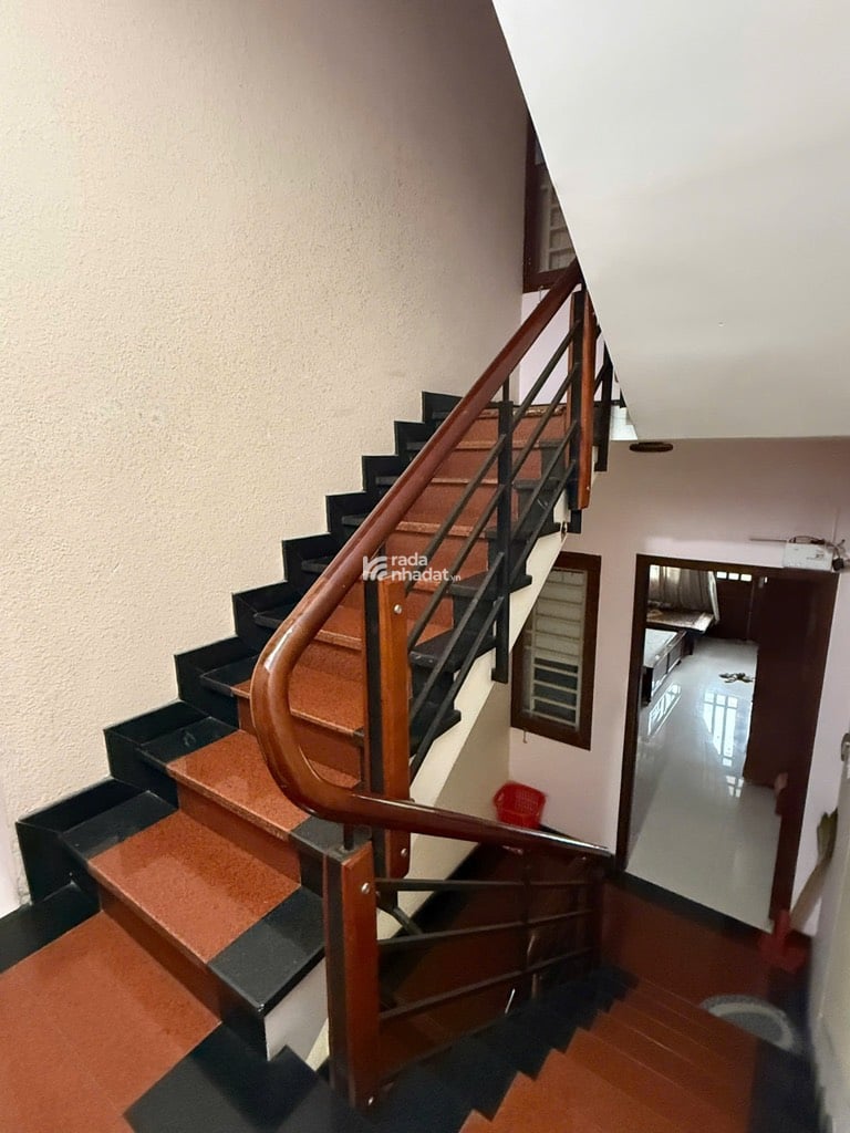 HẺM XE HƠI LÊ TRỌNG TẤN, TÂN PHÚ, CHUẨN 64M2 HIẾM CÓ. GIẢM 550TR CHỈ CÒN 9.9T TL TỐT