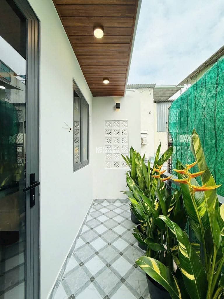 GẤP! CÔ BỊ BỆNH CẦN CHẠY TIỀN GẤP BÁN CĂN NHÀ Ở HỒNG BÀNG, QUẬN 6 HƠN 60M2, GIẤY TỜ ĐẦY ĐỦ.