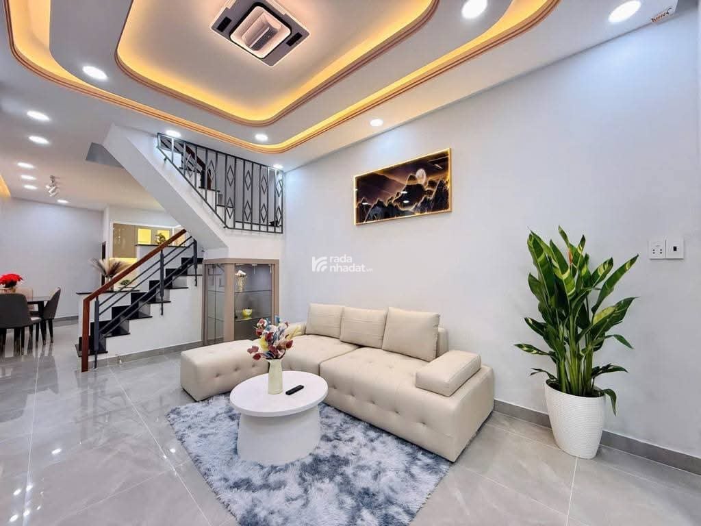 GẤP! CÔ BỊ BỆNH CẦN CHẠY TIỀN GẤP BÁN CĂN NHÀ Ở HỒNG BÀNG, QUẬN 6 HƠN 60M2, GIẤY TỜ ĐẦY ĐỦ.