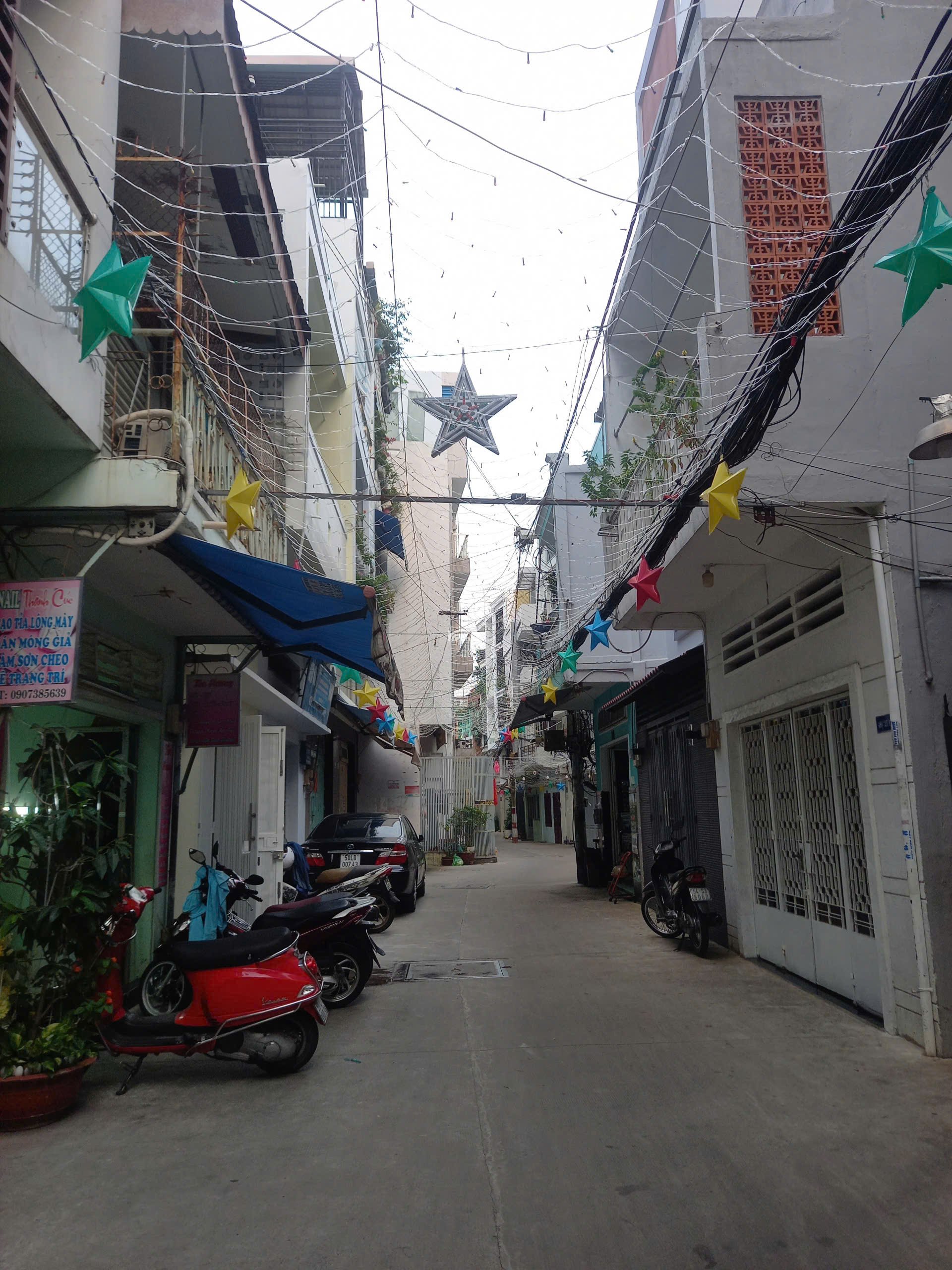 BÁN NHÀ 5 TẦNG_HXH VIP HUỲNH VĂN BÁNH, P. PHÚ NHUẬN_DT: 4,1x21m_CN: 85.4m2_GIÁ 15.7 TỶ