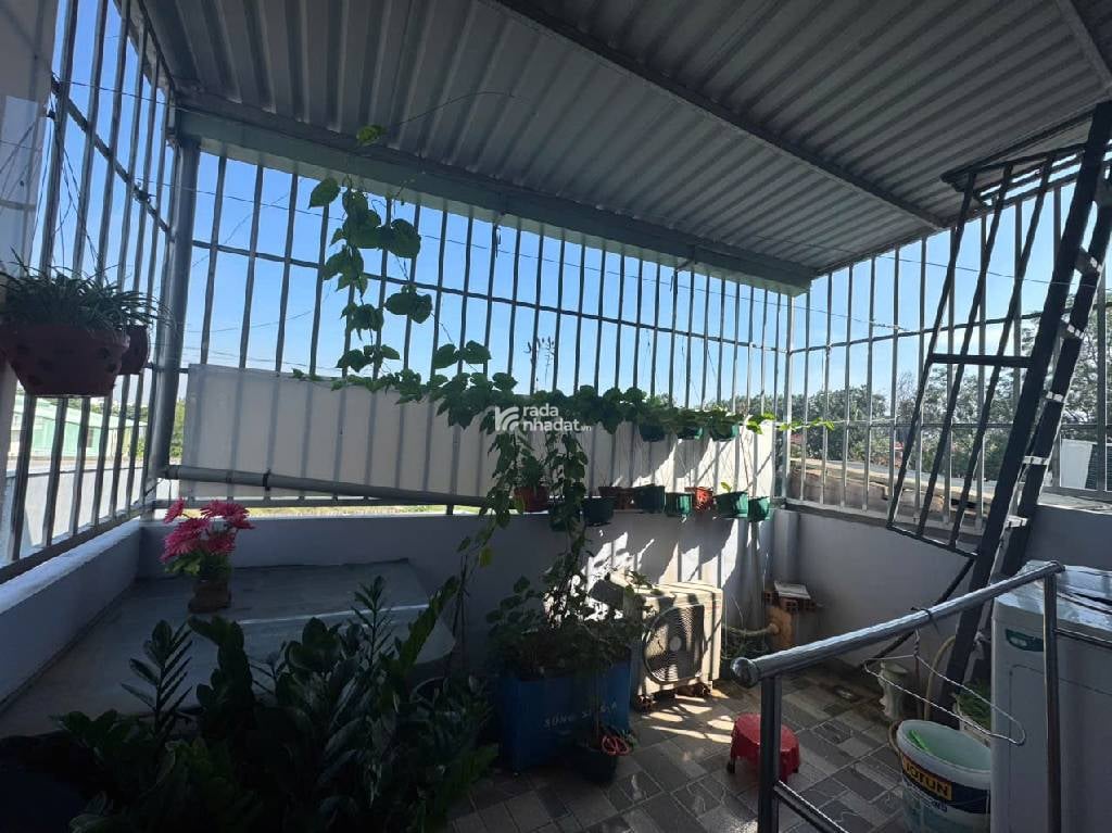 Nhà Gần Trường ĐH Marketing - 3 Tầng, Hẻm Xe Hơi, Quận 9. Giá Chỉ 6 Tỷ 