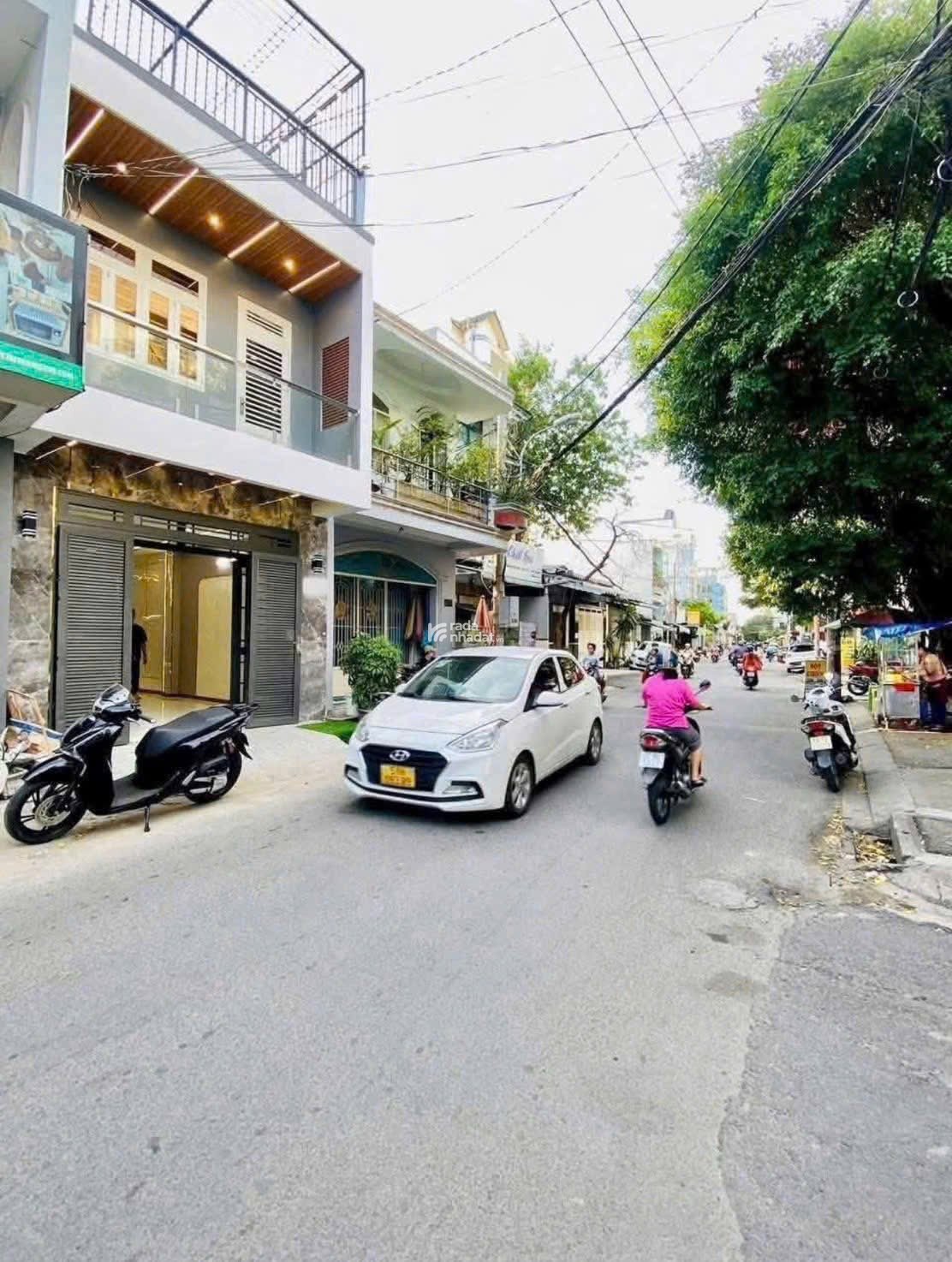 Vỡ nợ cần bán gấp nhà Tôn Thất Thuyết Quận 4, SHR hoàn công đủ full thổ cư giá 3 tỷ 550 TL