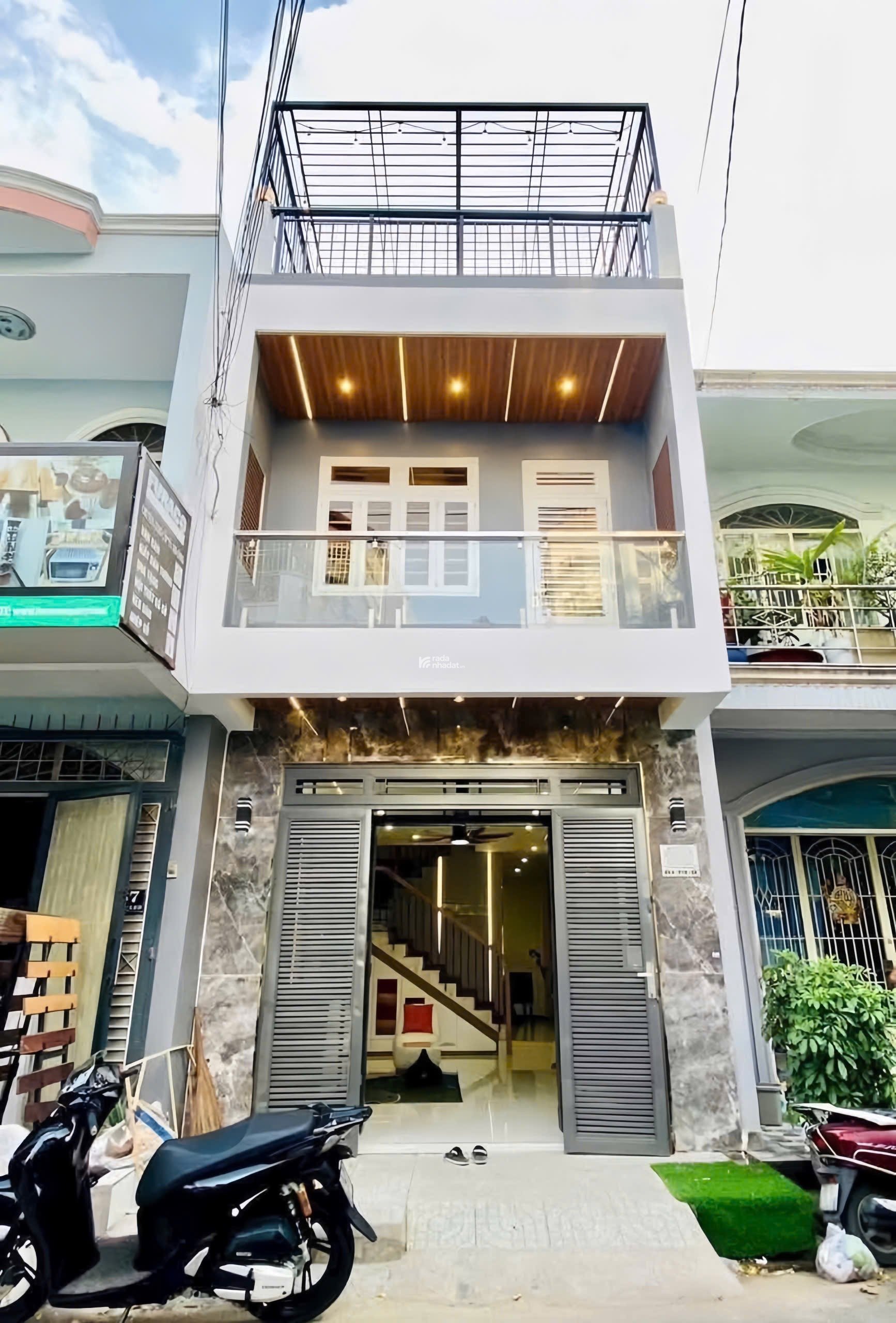 Vỡ nợ cần bán gấp nhà Tôn Thất Thuyết Quận 4, SHR hoàn công đủ full thổ cư giá 3 tỷ 550 TL