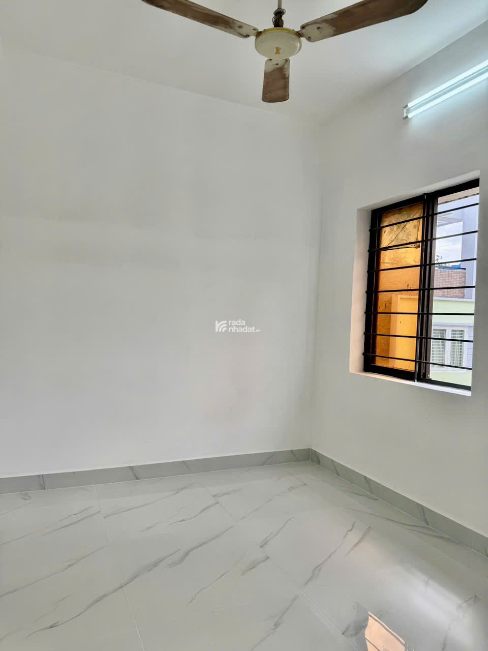 BÁN CĂN HỘ GÓC, CMT8, QUẬN 10, 52M2, GIÁ CHỈ 2,35 TỶ