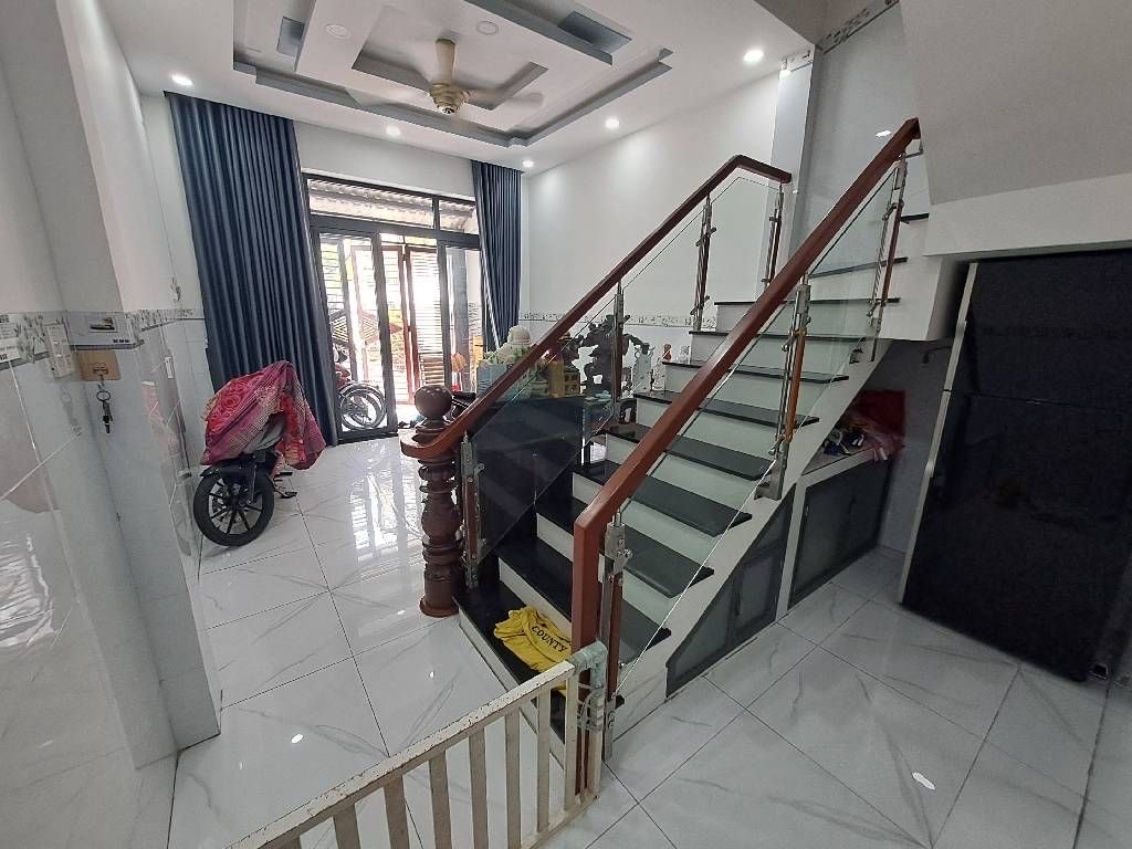 KHU VIP TÂN PHÚ - 3 TẦNG - XE HƠI ĐỖ CỔNG - 