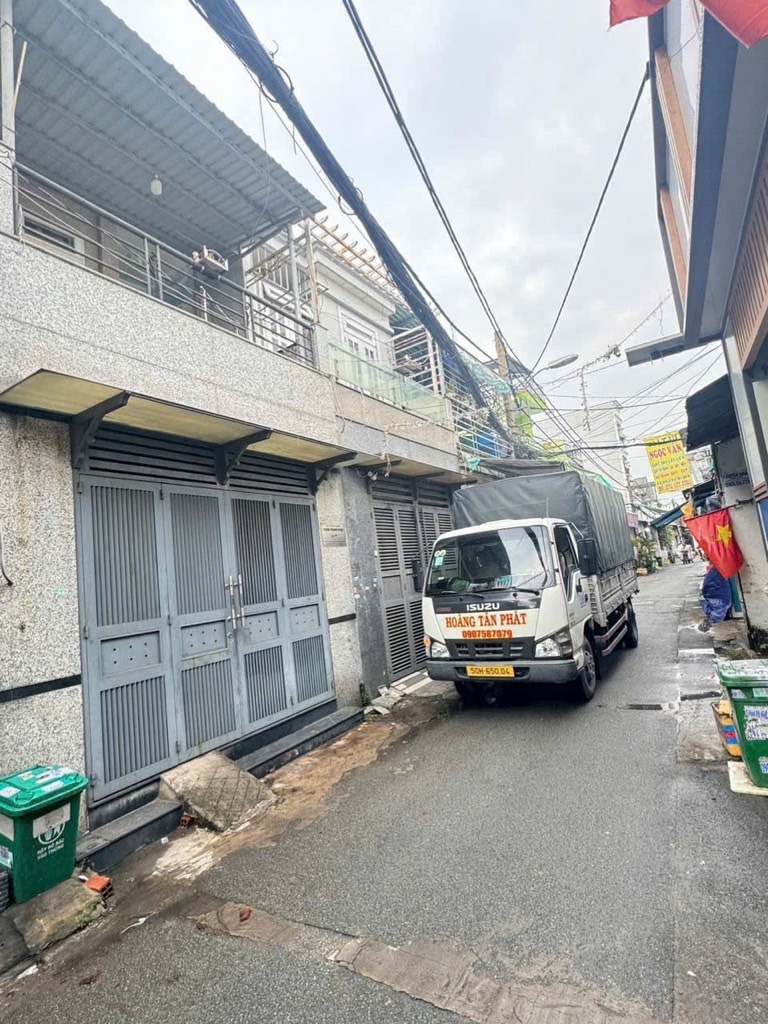 NHÀ LÊ ĐÌNH CẨN 4 TẦNG XE HƠI VÔ NHÀ - NHÀ ĐẸP CÓ THỂ Ở NGAY
