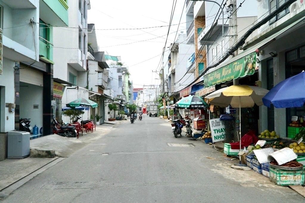  MẶT TIỀN KHU DÂN CƯ LÊ THÀNH 5 TẦNG - DÒNG TIỀN 20TR/ THÁNG - CHỈ 1X TỷKết cấu: nhà 5 tầng,