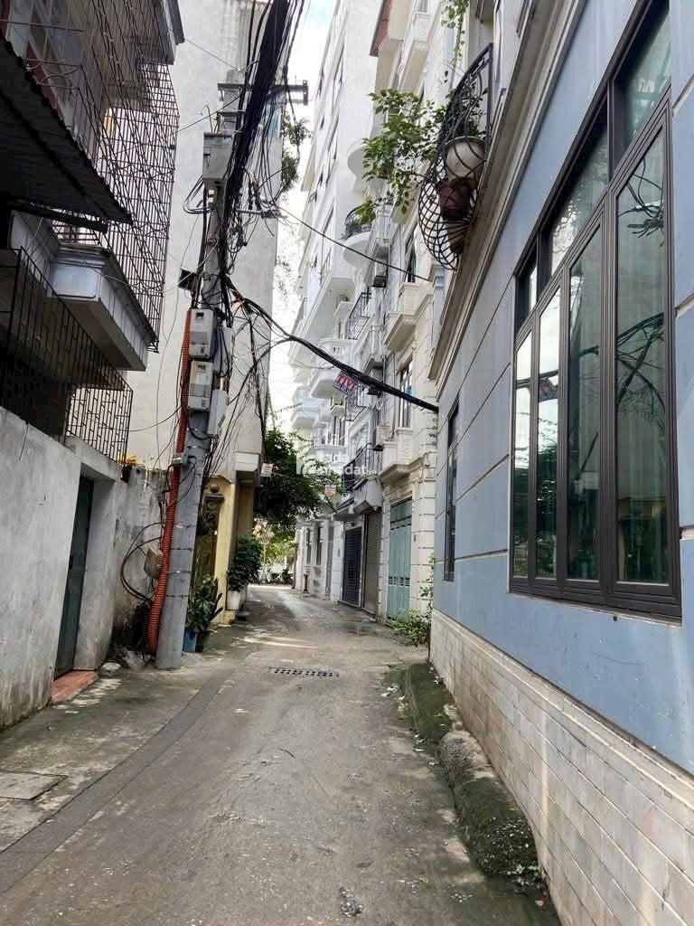 SIÊU MẪU PHỐ BỒ ĐỂ- NGAY SÁT HỒ -THÔNG TỨ TUNG 