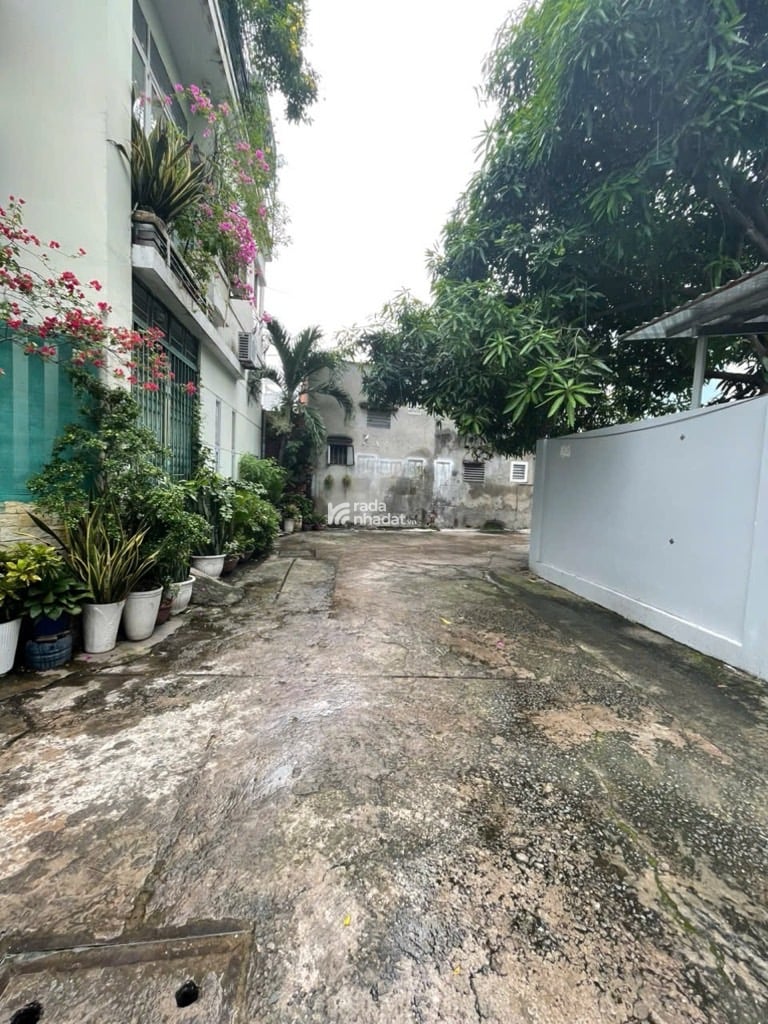 NGAY CHỢ VẢI, VILLA NGUYỄN SƠN, TÂN PHÚ, 125M2 HIẾM CÓ. GIẢM 550TR CHỈ 2.35T TL TỐT