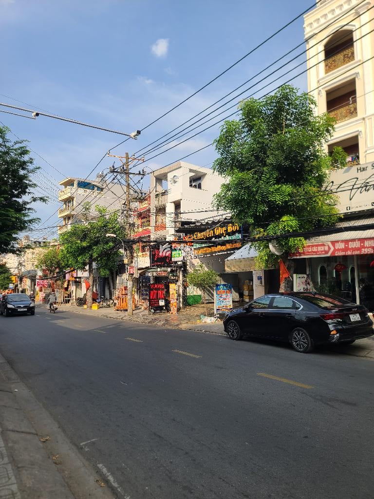 MẶT TIỀN NGUYỄN VĂN QUÁ - 1011M2 - NỞ HẬU - 90 TỶ TL 