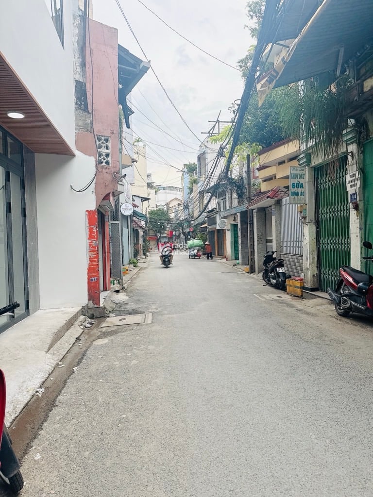 MẶT TIỀN KINH DOANH 10M - 35M2 - NGANG 13M - 2 TẦNG - CHỈ HƠN 5 TỶ