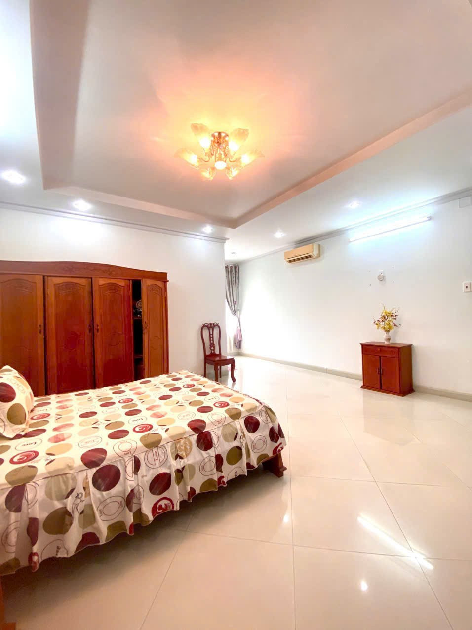 BIỆT THỰ ĐƠN LẬP PHONG CÁCH TÂY 3 TẦNG GẦN PHẠM VĂN ĐỒNG 14X20 CHỈ 30,5 TỶ.