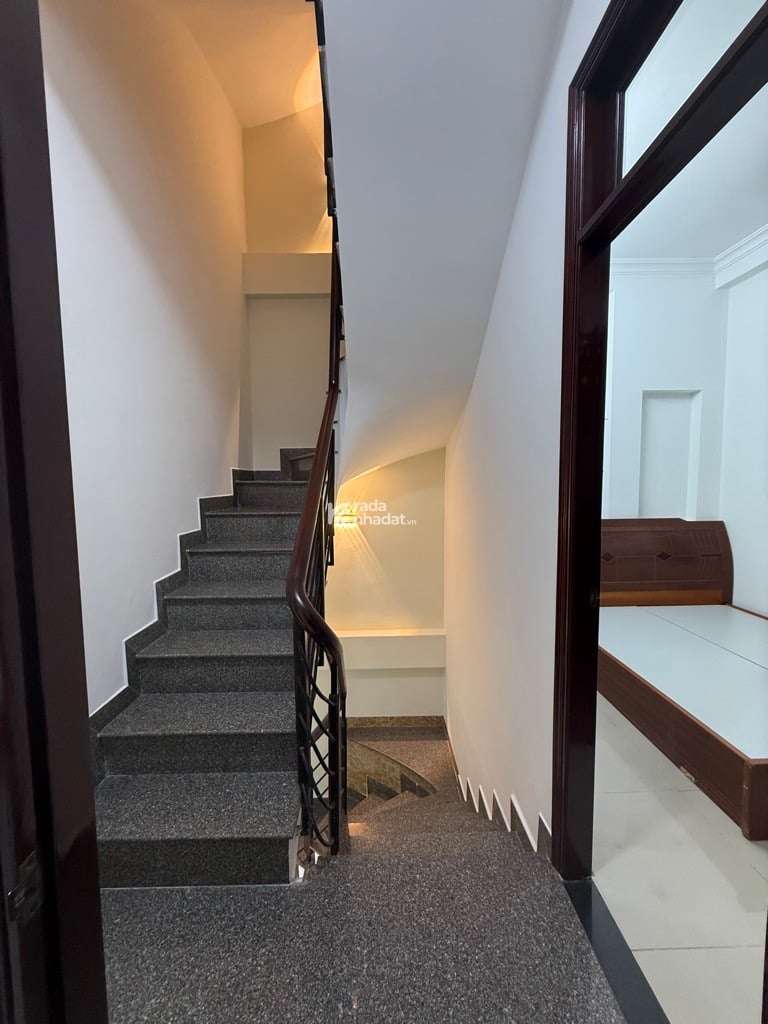 KẾ HIM LAM - NGAY LOTTE - NHÀ GÓC 2 MẶT HẺM 6M NGUYỄN THỊ THẬP-Q.7-DT: 50M2- 9 TỶ 6