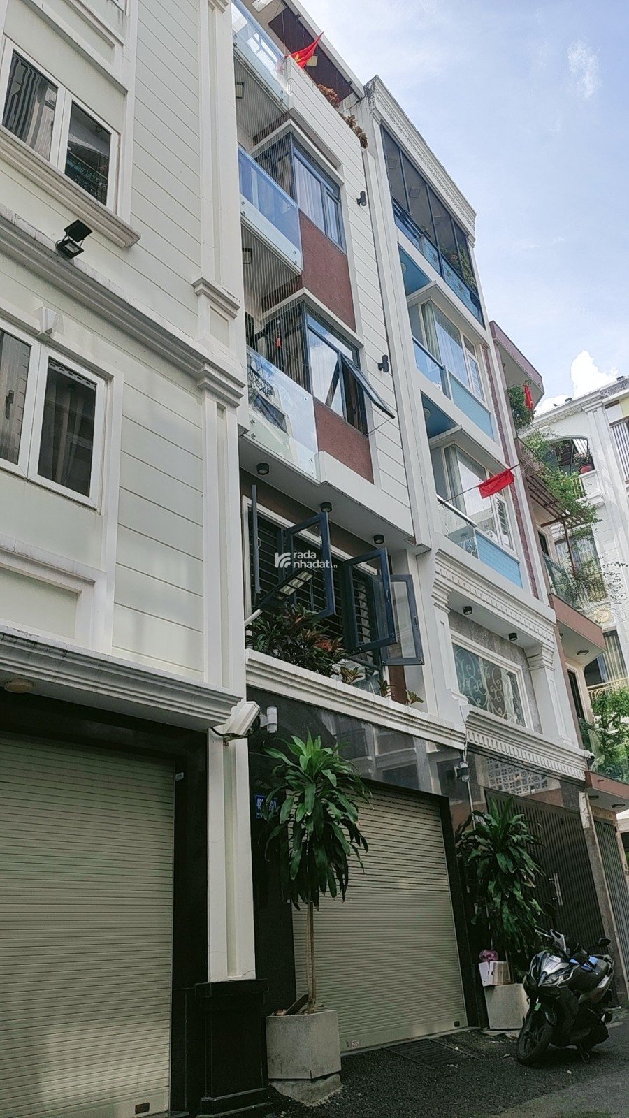 NHÀ ĐẸP 5 TẦNG KHU VIP NƠ TRANG LONG - XE HƠI ĐỖ CỬA - GIÁ SIÊU TỐT
