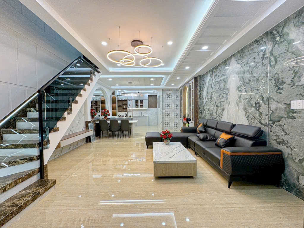 Nhượng gấp nhà đẹp đường Kỳ Đồng, Quận 3, giao thông thuận tiện, SHR hẻm 4m giá chỉ 3 tỷ 150 TL